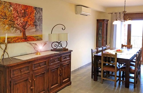 Cretas House | Homerez - Big house for 10 ppl. with terrace at Cretas