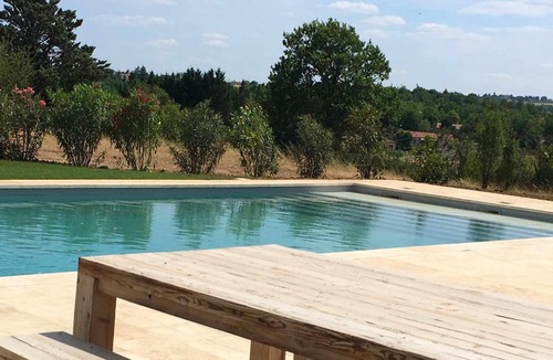 Cahors Villa | Homerez - Big villa for 12 ppl. with swimming-pool and terrace at Cahors