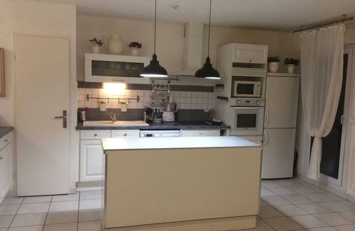 Les Caillols Apartment | Homerez - Bright Apartment in Marseille