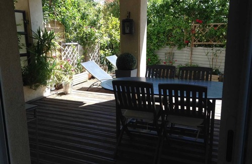 Les Caillols Apartment | Homerez - Bright Apartment in Marseille