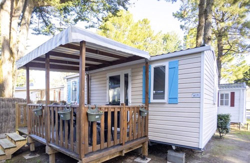 Saint-Jean-de-Monts House | Homerez - Bungalow 3 km away from the beach with shared pool, sauna and terrace