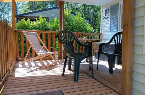 Saint-Cheron House | Homerez - Bungalow with pool in Saint-Chéron