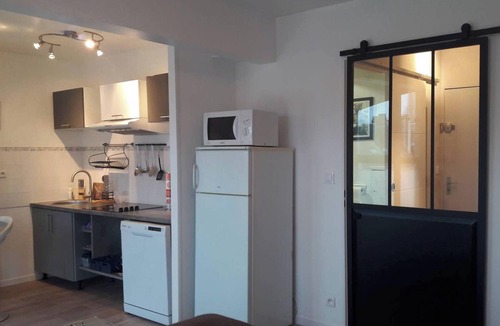 Petit Margny Apartment | Homerez - Central Studio Compiègne