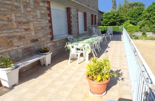 Toulonjac Apartment | Homerez - Charming apartment in Toulonjac with garden and terrace