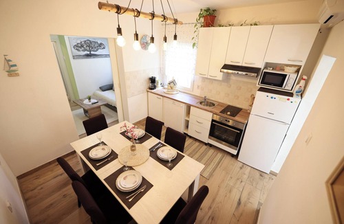 Zadar Apartment | Homerez - Charming apartment in Zadar with private pool - 66 m²