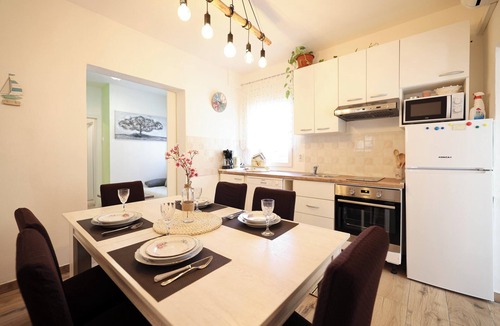Zadar Apartment | Homerez - Charming apartment in Zadar with private pool - 66 m²