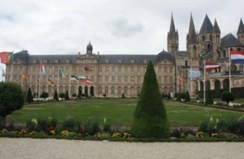 La Grace de Dieu Ouest Apartment | Homerez - Charming Apartment in Caen - 70 m² - Parking Included