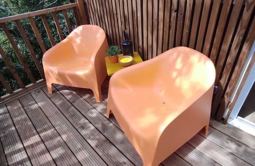 Verfeil Ski Chalet | Homerez - Charming Chalet in Verfeil with Shared Pool