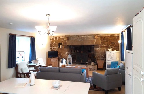 Langoelan House | Homerez - Charming house in Langoëlan with shared pool