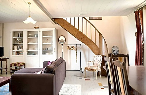 Massaguel House | Homerez - Charming House in Massaguel with Garden and Shared Pool.