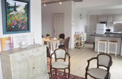 Chateney House | Homerez - Charming House in Châteney with Shared Pool