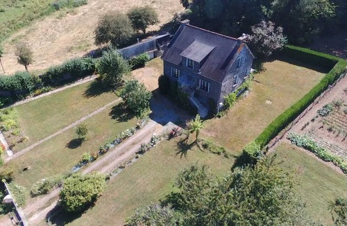 Quebriac House | Homerez - Charming House in Québriac with Enclosed Garden