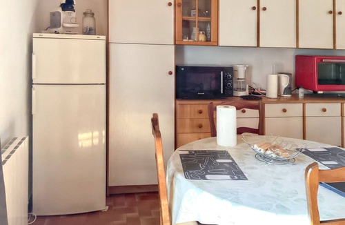Vacheres House | Homerez - Charming House in Vachères with Garden and Mountain View