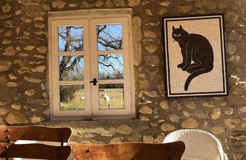 Valaurie House | Homerez - Charming house in Valaurie with shared pool.