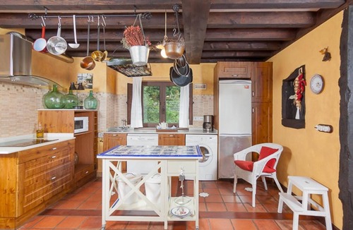 Escobedo de Camargo House | Homerez - Charming House in Calgar with Lake View