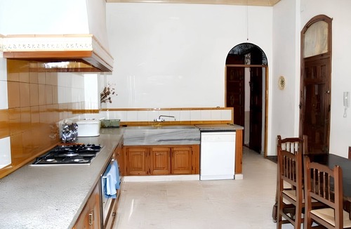 Ayora House | Homerez - Charming House in Ayora + Terrace