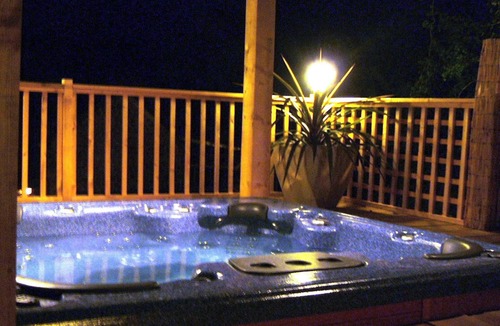 Nehou House | Homerez - Charming house with shared pool in Nehou