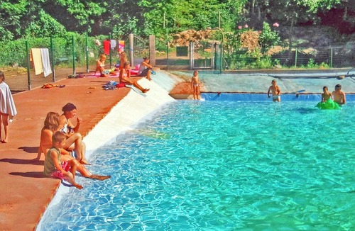 Escaro House | Homerez - Comfortable Bungalow in Escaro with Shared Pool