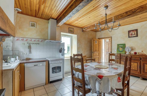 Puycelci House | Homerez - Comfortable House in Puycelsi with Garden and Terrace