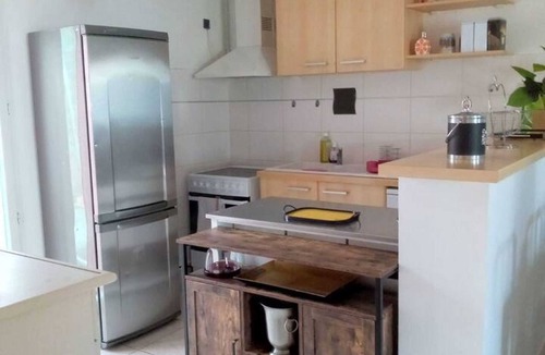Lunel House | Homerez - Comfortable House in Lunel with Terrace and Air Conditioning