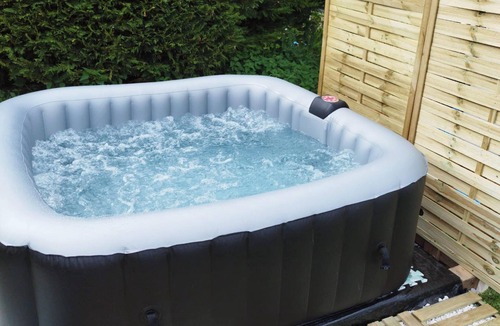 Vassens Apartment | Homerez - Comfortable Studio with Private Pool in Vassens - 16 m²