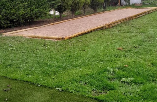 Vassens Apartment | Homerez - Comfortable Studio with Private Pool in Vassens - 16 m²