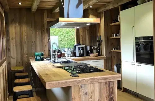 Cordon Ski Chalet | Homerez - Cordon Chalet, Mountain View