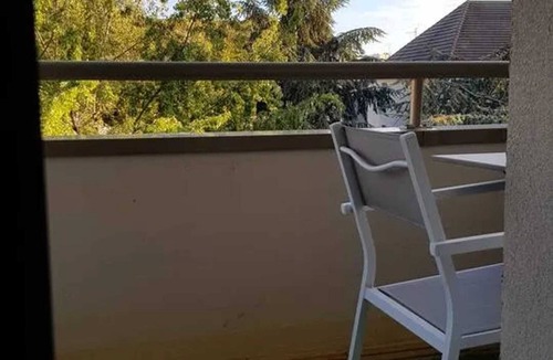 Poissy Apartment | Homerez - Cosy Apartment in Poissy