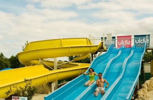 Coulanges House | Homerez - Cosy Bungalow in Onzain with Shared Pool