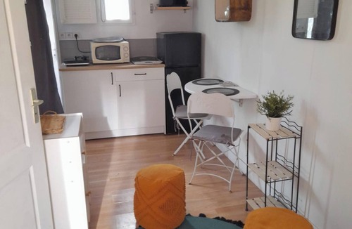 La Crau Apartment | Homerez - Cosy studio - La Crau