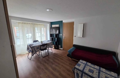 Rive Droite Apartment | Homerez - Cozy Apartment in Brest