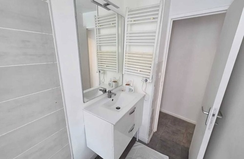 Rive Droite Apartment | Homerez - Cozy Apartment in Brest