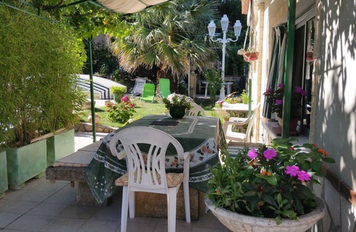 Gaujac Apartment | Homerez - Cozy Studio in Gaujac with Shared Pool