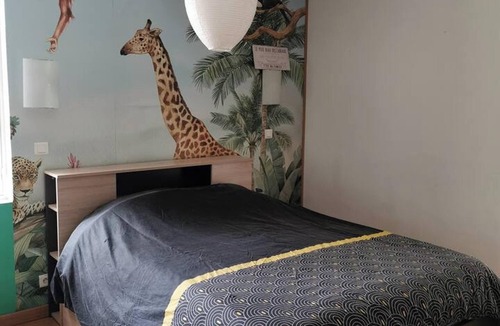 Folleville Villa | Homerez - Elegant Villa in Folleville with Private Pool
