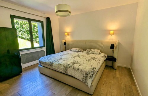 Parmain Villa | Homerez - Elegant villa with a private pool in Parmain
