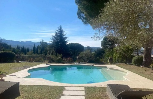 Palaja Villa | Homerez - Exceptional Villa in Palaja with Indoor and Outdoor Pools
