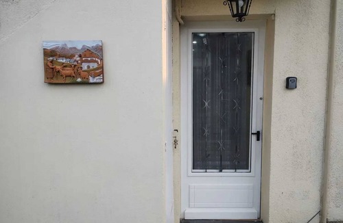 Noyers-sur-Cher Apartment | Homerez - Flat Noyers-sur-Cher