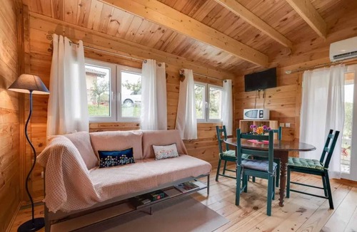 Egliseneuve-des-Liards Ski Chalet | Homerez - Chalet in Égliseneuve-des-Liards
