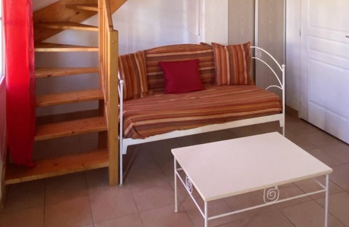Gallargues-le-Montueux House | Homerez - Beautiful house for 4 ppl. with shared pool at Gallargues-le-Montueux