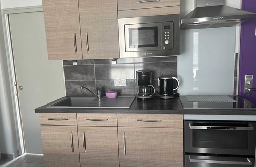 La Ferriere-aux-Etangs Apartment | Homerez - Studio in La Ferrière-aux-Étangs