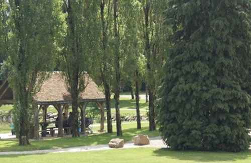 La Ferriere-aux-Etangs Apartment | Homerez - Studio La Ferrière-aux-Étangs