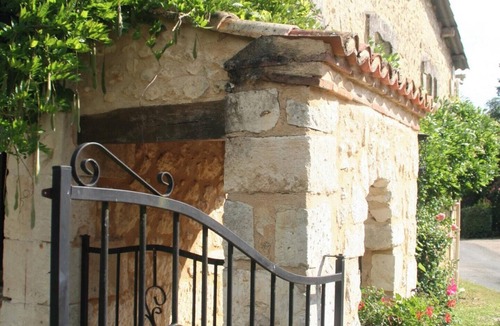 Saint-Front-de-Pradoux House | Homerez - House in Saint-Front-de-Pradoux