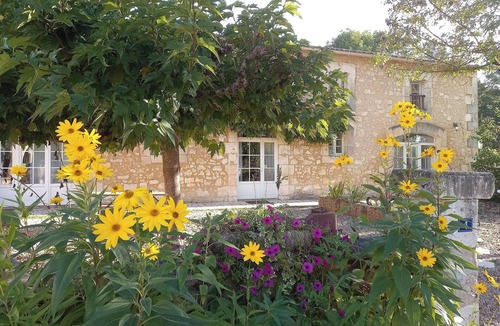 Saint-Front-de-Pradoux House | Homerez - House in Saint-Front-de-Pradoux