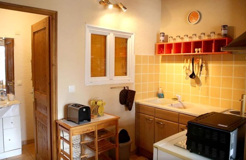 Saint-Front-de-Pradoux House | Homerez - House for 4 ppl. with shared pool and spa at Saint-Front-de-Pradoux