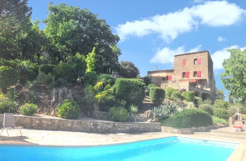 Saint-Julien-de-la-Nef House | Homerez - House in Saint-Julien
