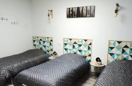Saint-Pierre-de-Clairac House | Homerez - House for 7 ppl. with swimming-pool at Saint-Pierre-de-Clairac