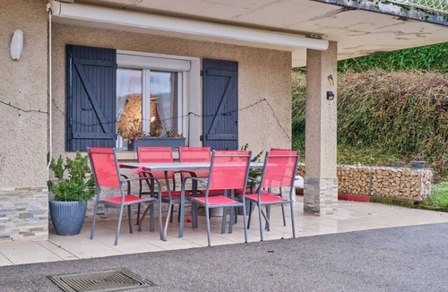 Saint-Victor-de-Cessieu Apartment | Homerez - Apt in Saint-Victor-de-Cessieu