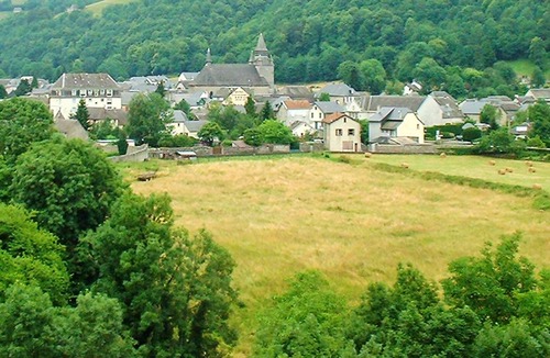 Sainte-Marie-de-Campan House | Homerez - House for 10 ppl. with garden and terrace at Sainte-Marie de Campan