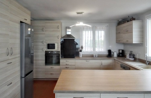 Arromanches-les-Bains House | Homerez - House in Arromanches-les-Bains