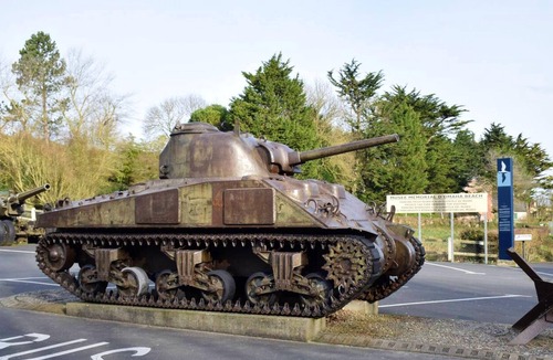 Saint-Laurent-sur-Mer House | Homerez - House for 6 ppl. with sea view and garden at Saint-Laurent-sur-Mer